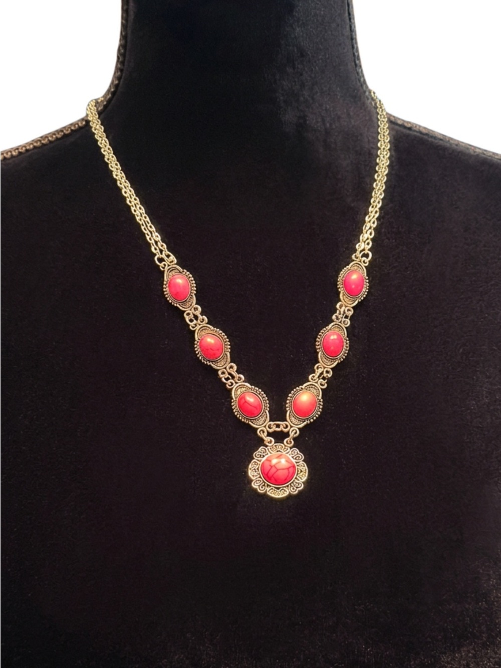 Vintage Deep Pink Silver -Tone Ornate Statement Necklace